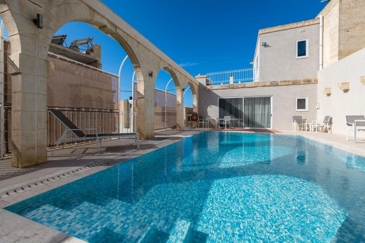 Zeppi'S Luxury Holiday Farmhouse With Private Pool Għarb Exteriör bild