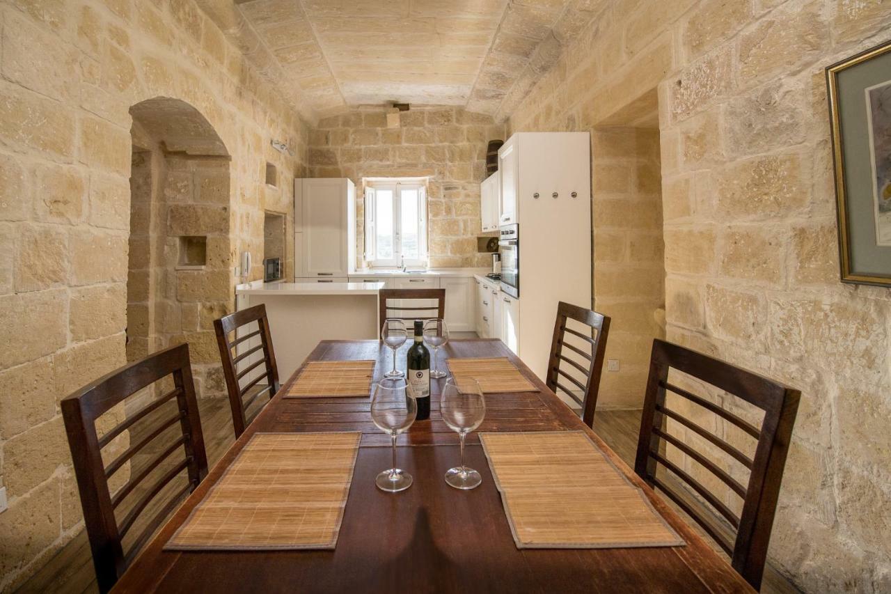 Zeppi'S Luxury Holiday Farmhouse With Private Pool Għarb Exteriör bild