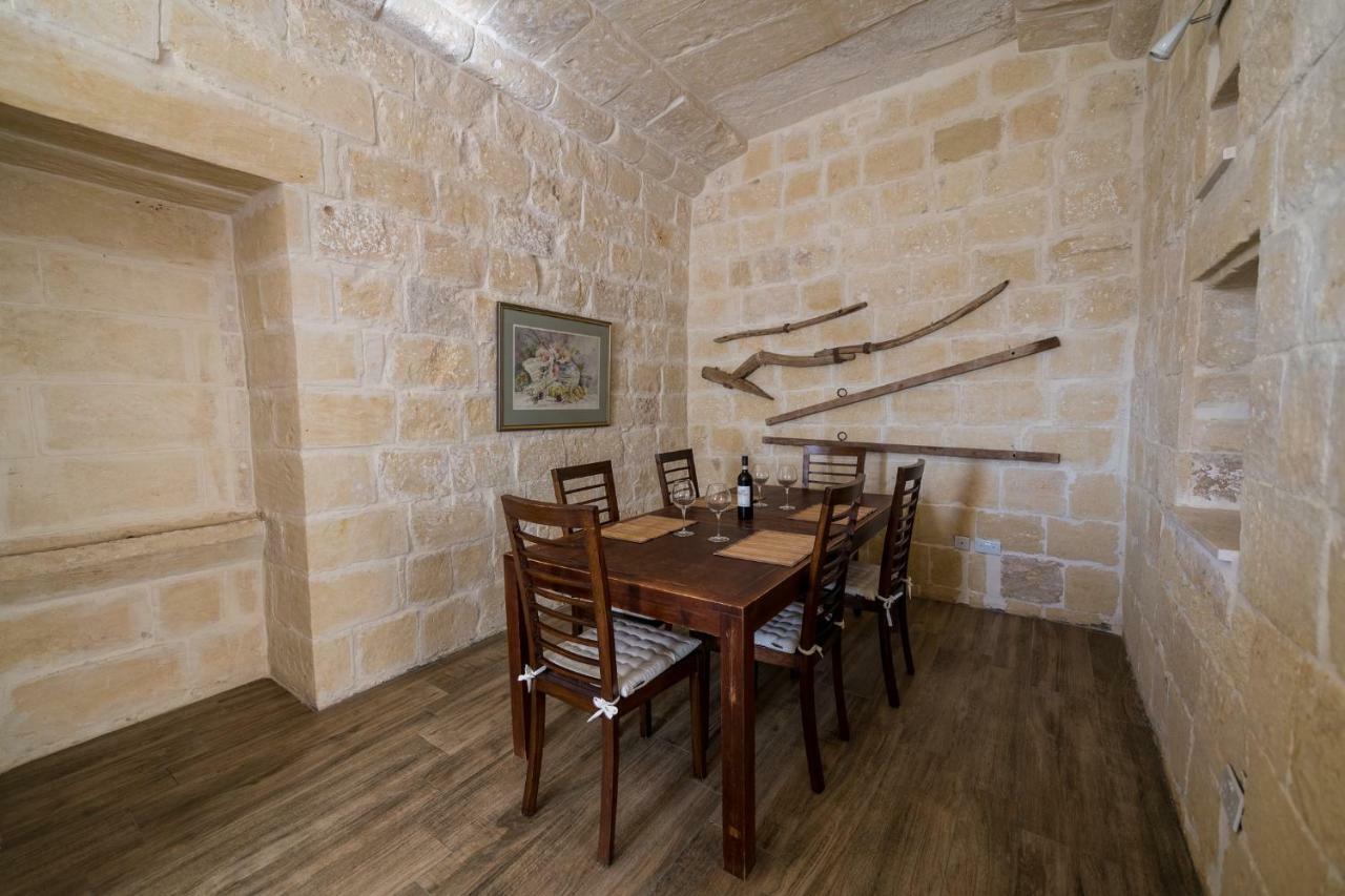 Zeppi'S Luxury Holiday Farmhouse With Private Pool Għarb Exteriör bild