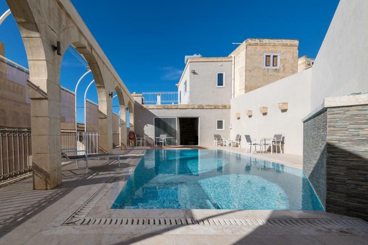 Zeppi'S Luxury Holiday Farmhouse With Private Pool Għarb Exteriör bild